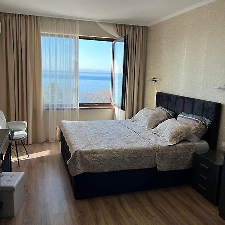 Luxury Penthouse Apartments At Valencia Gardens Бургас Екстериор снимка