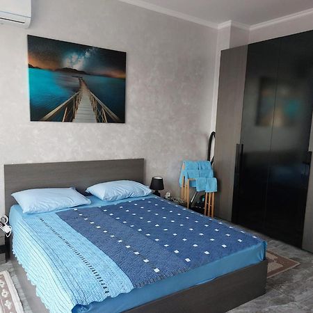 Luxury Penthouse Apartments At Valencia Gardens Бургас Стая снимка