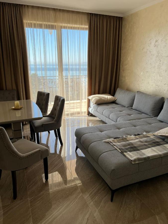 Luxury Penthouse Apartments At Valencia Gardens Бургас Екстериор снимка