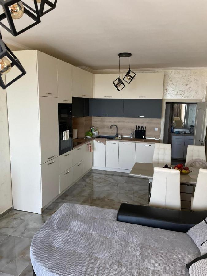 Luxury Penthouse Apartments At Valencia Gardens Бургас Екстериор снимка