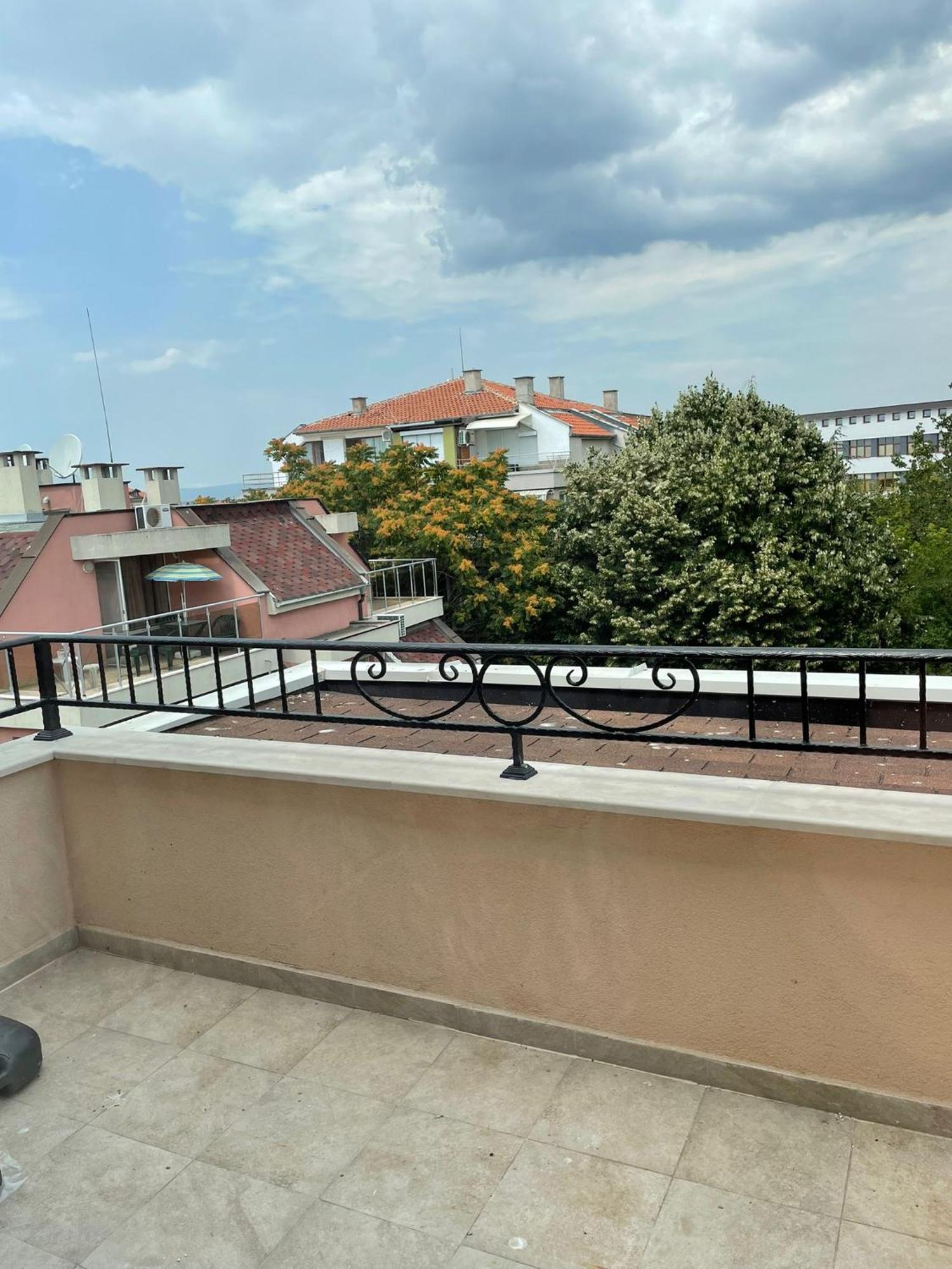 Luxury Penthouse Apartments At Valencia Gardens Бургас Стая снимка